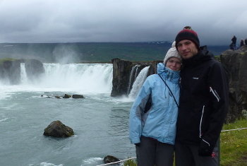 Pepa a Magda u vodopádu (Godafoss)
